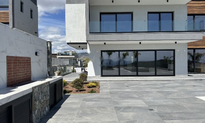 4 Bedroom Villa For Sale in Parekklisia, Limassol