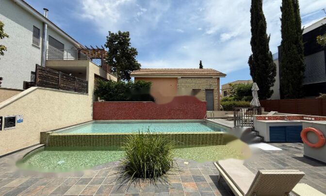 4 Bedrooms Apartment in Parekklisia, Limassol