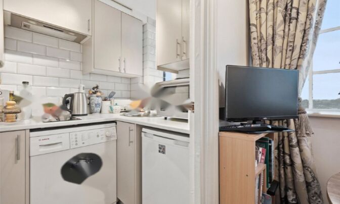 Chelsea Cloisters, Sloane Avenue