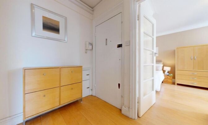 Pembroke Road, Kensington