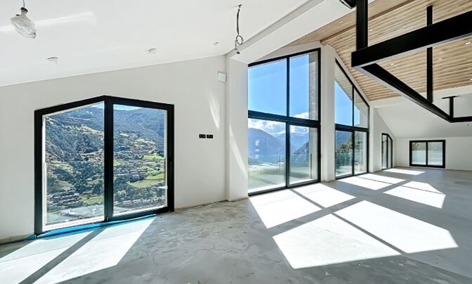 Chalet for sale in Canillo, 5 bedrooms