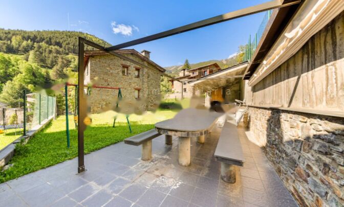 Individual villa with land for sale