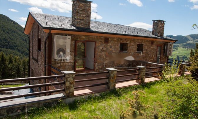 Magnificent large chalet in Canillo