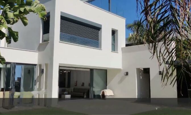 5 Bedroom Villa for Sale in Agios Athanasios, Limassol