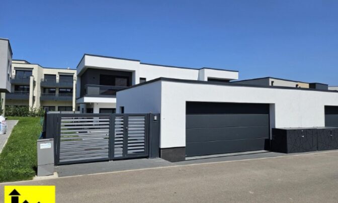 Semi-detached house 6 bedrooms for sale in Bissen