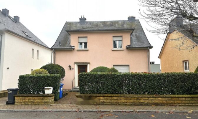 Detached house 4 bedrooms for sale in Bertrange