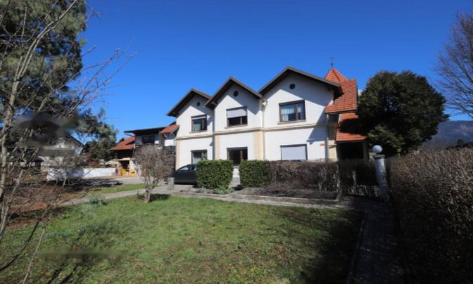 Дом, Брелье