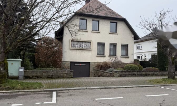 Detached house 4 bedrooms for sale in Howald