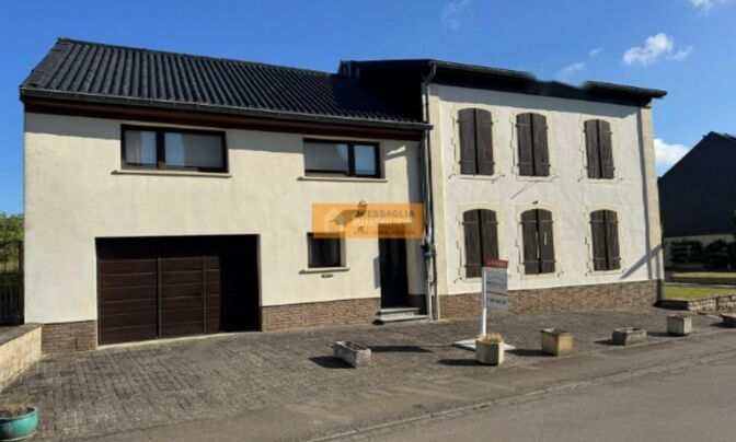 House 4 bedrooms for sale in Leudelange