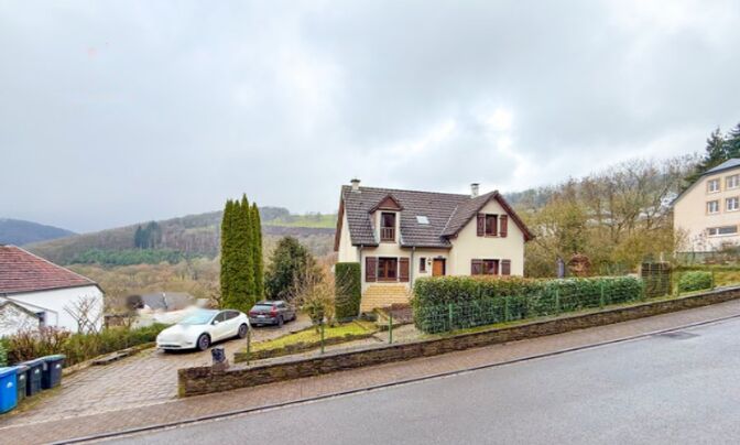 Detached house 4 bedrooms for sale in Lipperscheid