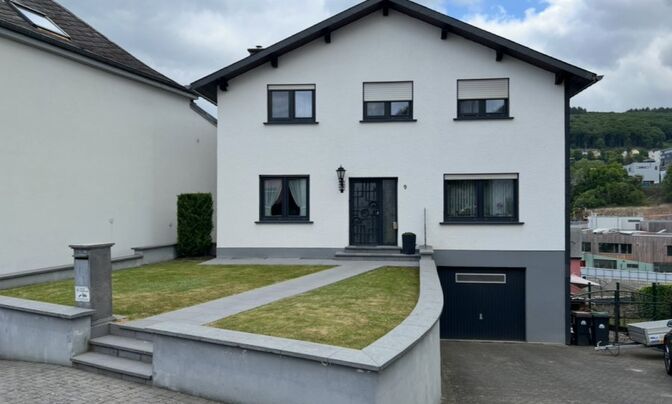 Detached house 4 bedrooms for sale in Wiltz