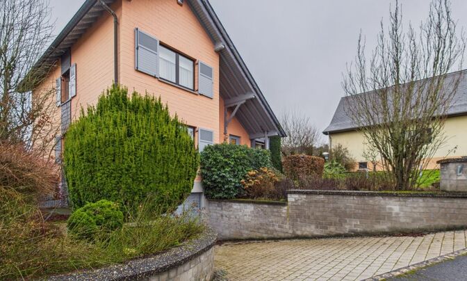 Detached house 4 bedrooms for sale in Biwer