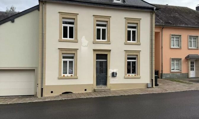 Detached house 4 bedrooms for sale in Useldange