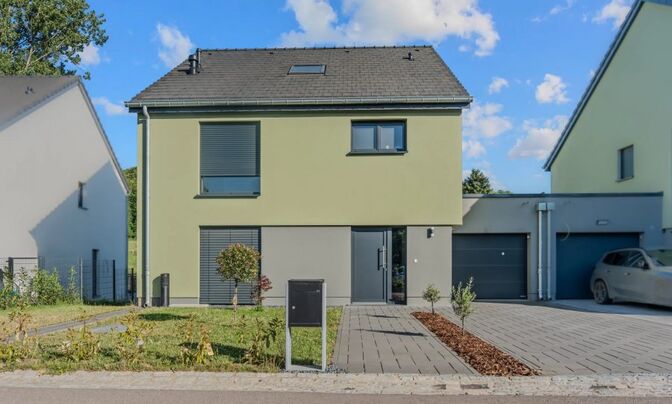 Detached house 4 bedrooms for sale in Ell