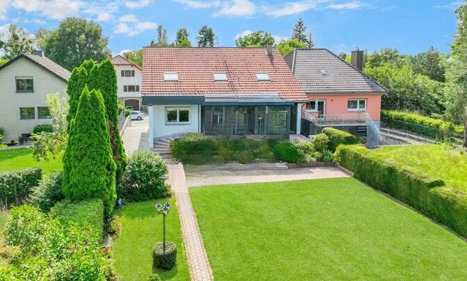 Detached house 5 bedrooms for sale in Wormeldange-Haut