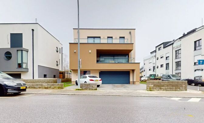 Detached house 4 bedrooms for sale in Pétange