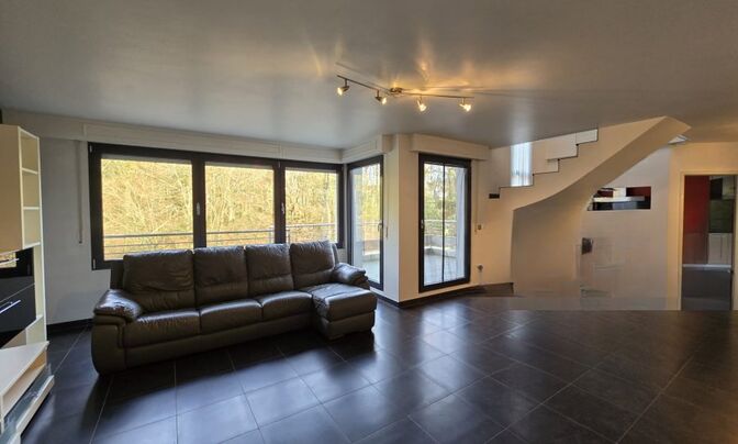 Duplex 1 bedroom for sale in Bridel