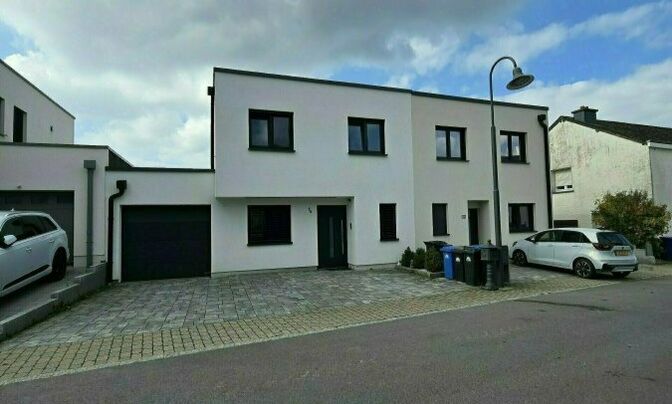 Semi-detached house 4 bedrooms for sale in Hosingen