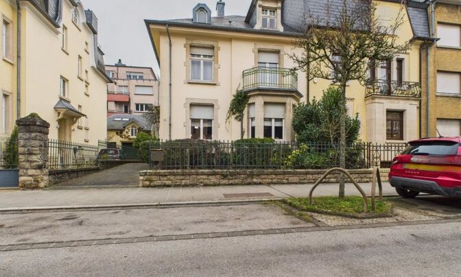 Detached house 5 bedrooms for sale in Luxembourg-Limpertsberg