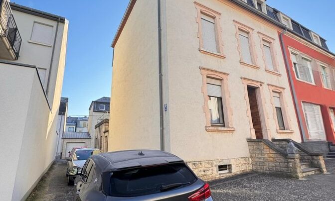 Semi-detached house 6 bedrooms for sale in Pétange