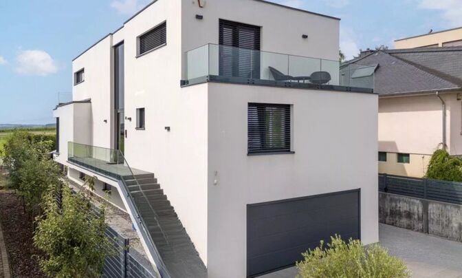 Detached house 5 bedrooms for sale in Bertrange