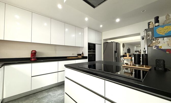 House 4 bedrooms for sale in Differdange