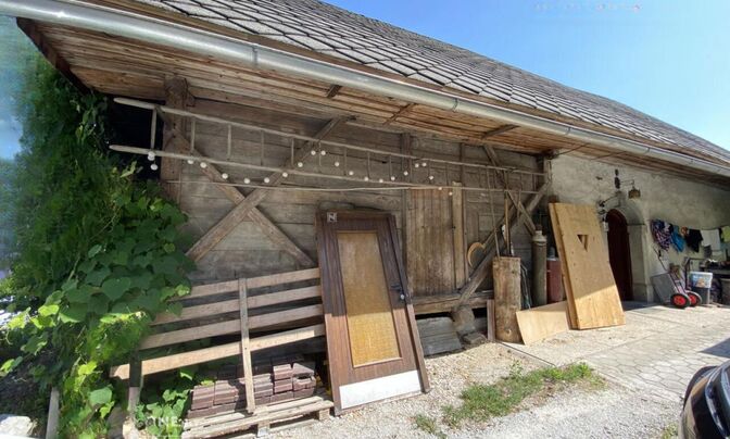 Дом, Блед, центр