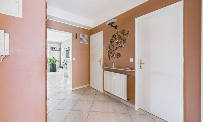 Apartment 2 bedrooms for sale in Lallange