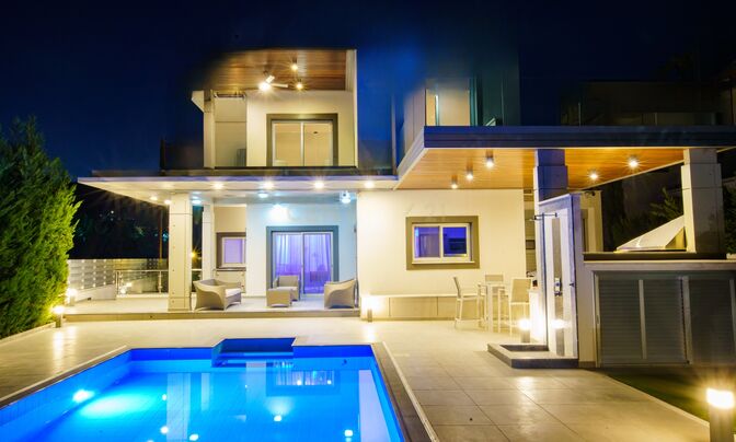 4 Bedroom Detached house For Sale in Agios Tychonas, Limassol