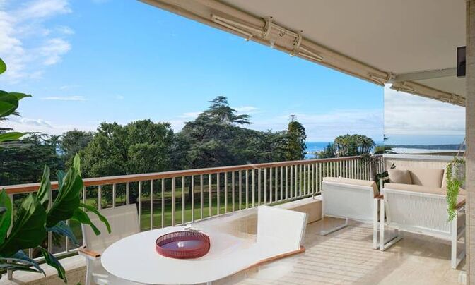 Apartment Cannes California