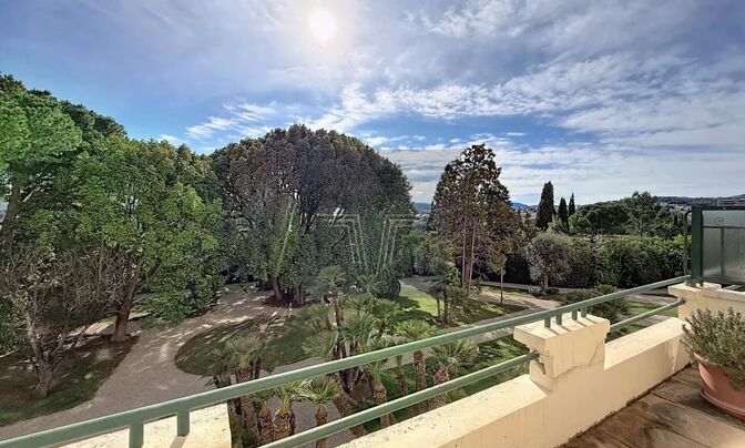 Apartment Cannes République