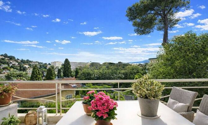 Apartment Cannes California