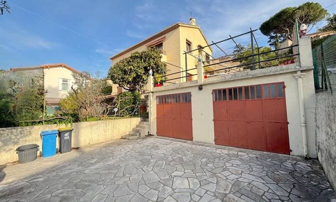 Apartment Croix des Gardes