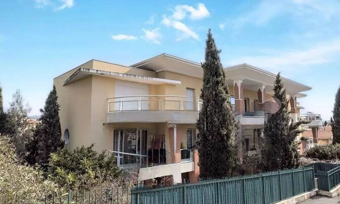 Apartment Croix des Gardes