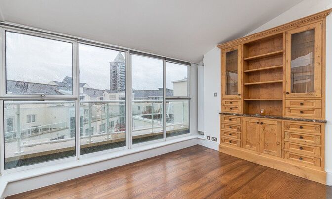 Carlyle Court, Chelsea Harbour