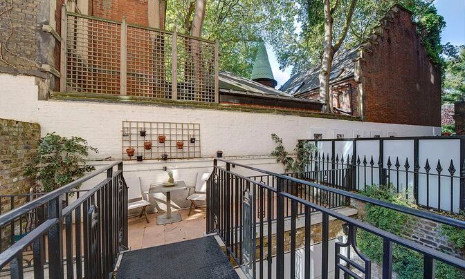 Egerton Gardens, Knightsbridge