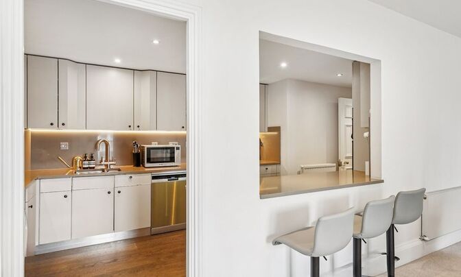 Carlyle Court, Chelsea Harbour