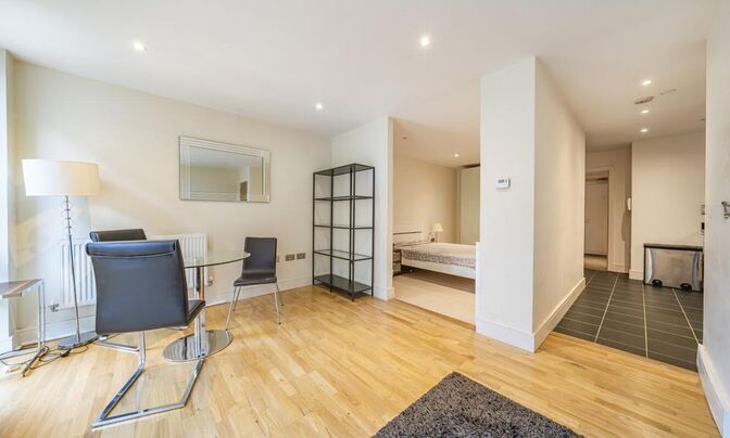 Printers Road, Stockwell