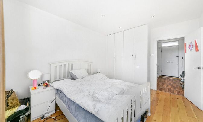 Bevin Court, Cruikshank Street, Islington