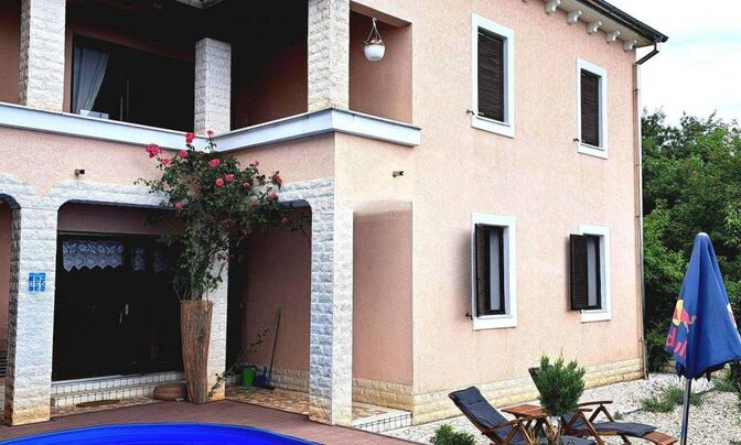 Семейный дом в Вепринаце