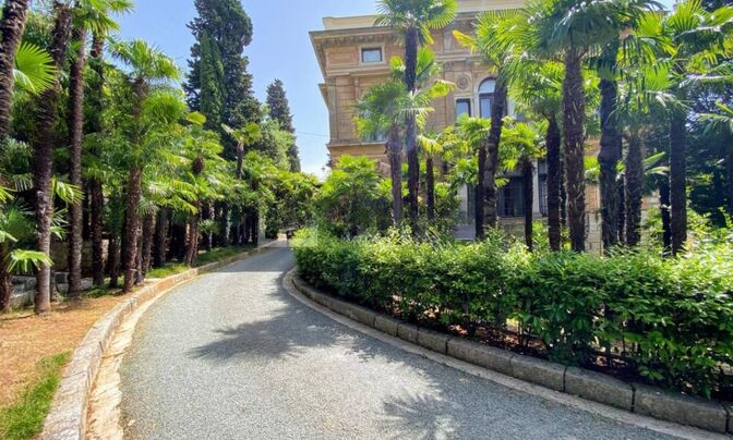 Трехкомнатная квартира в центре