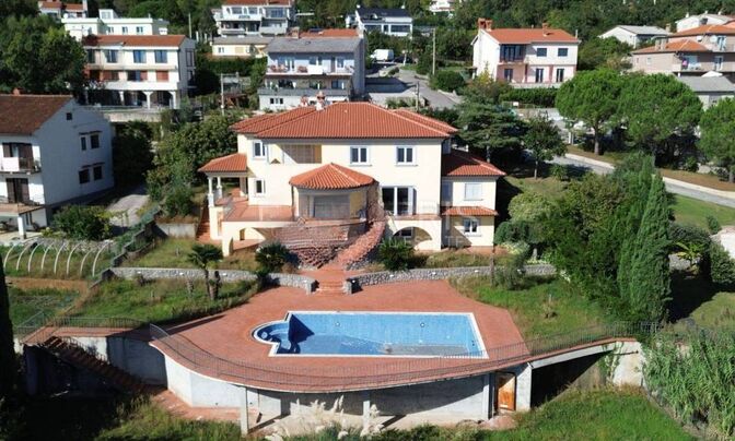 Семейный дом в Побри