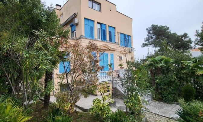 Четырехкомнатная квартира в центре Опатии