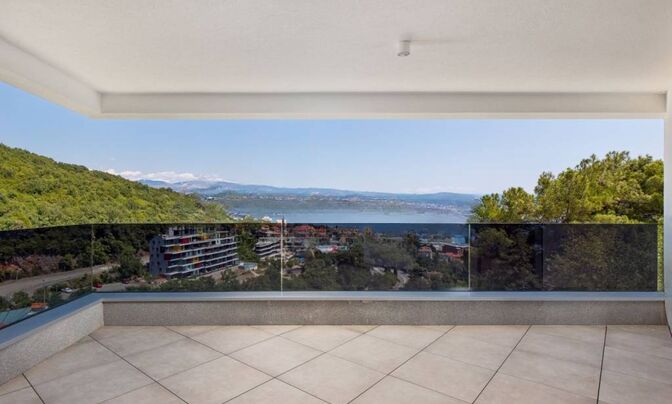 Квартира Плахути, Опатия