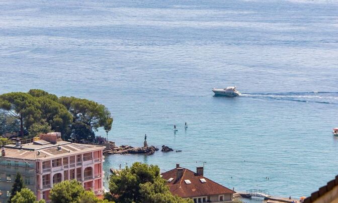 Трёхкомнатная квартира в центре Опатии