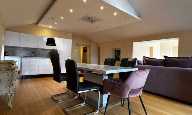 Трехкомнатная квартира в центре