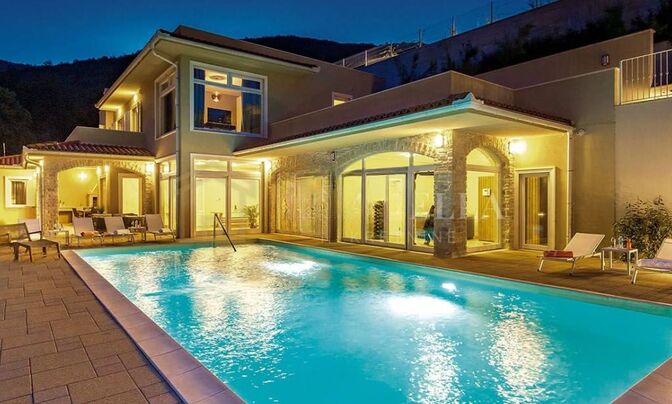 Семейный дом в Вепринаце