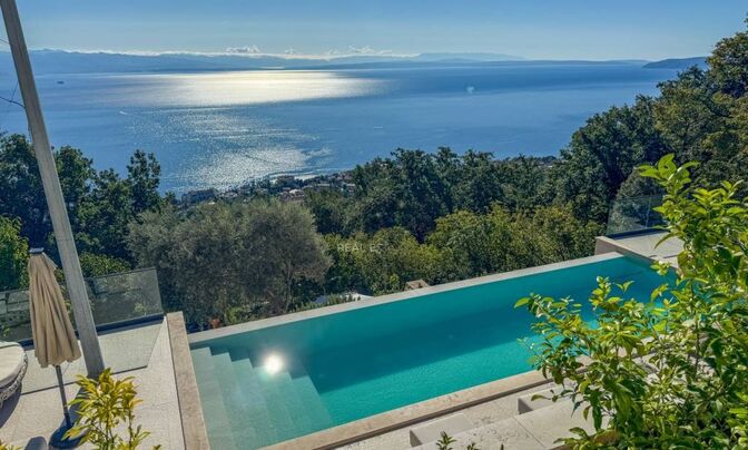 Трёхкомнатная квартира в Опатии