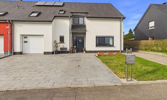 House 4 bedrooms for sale in Noertrange