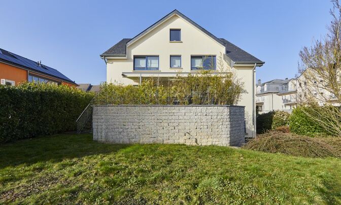 House 5 bedrooms for sale in Dudelange
